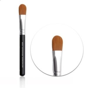 BareMinerals Full Coverage Concealer makeup brush